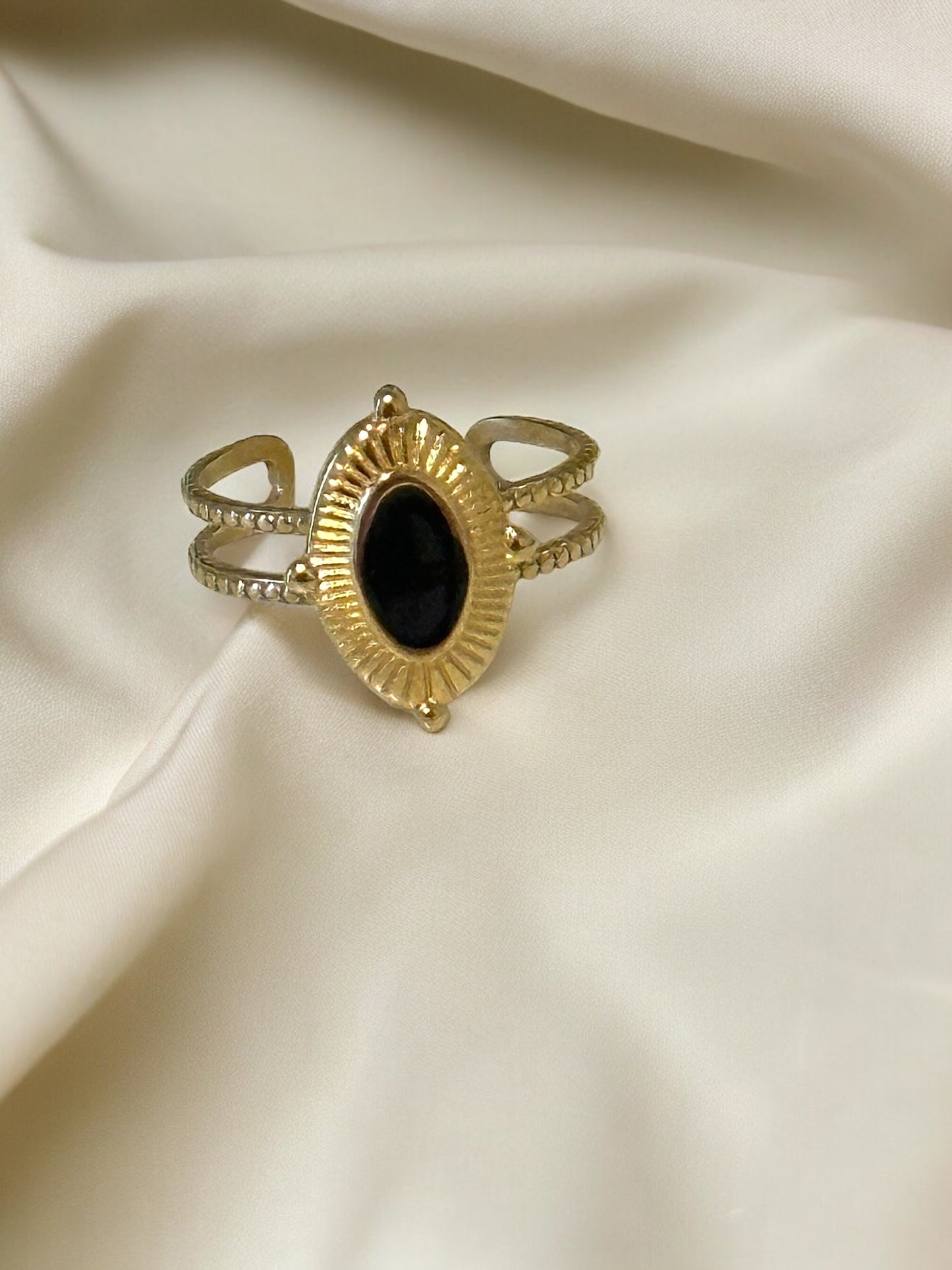 Utopia Statement Ring