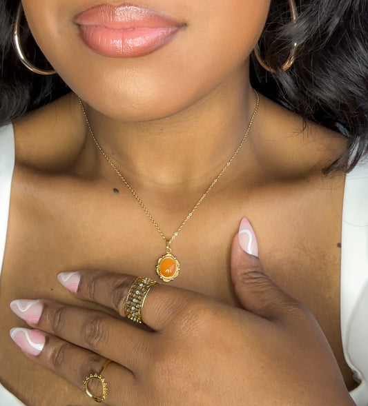 Mariposa Necklace - Essential Paradise