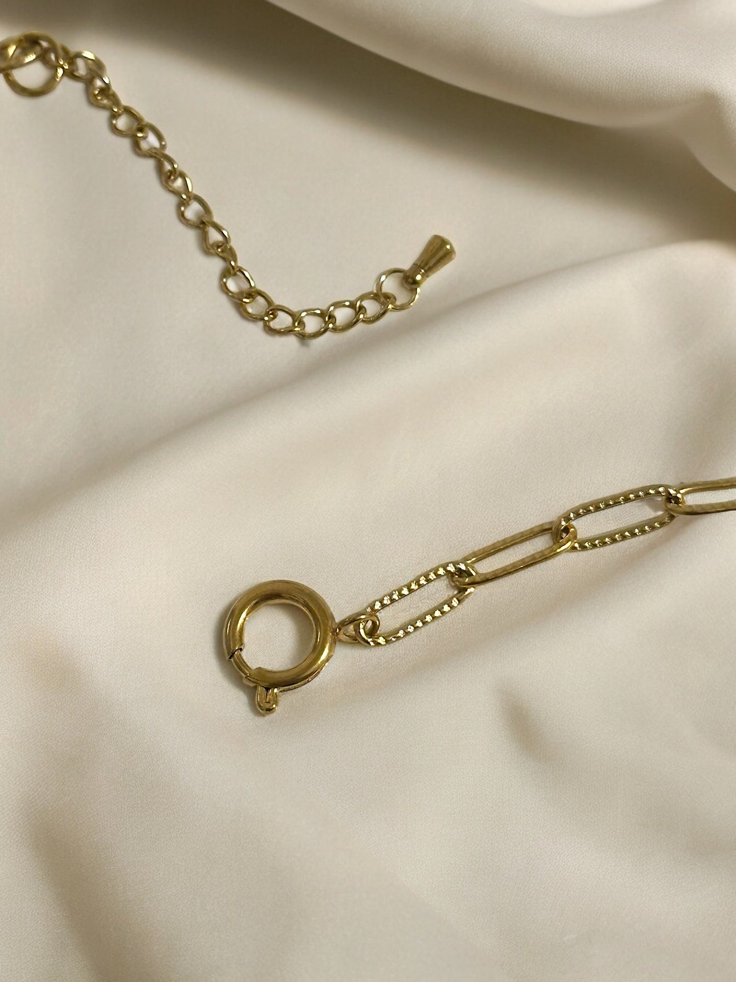Iris Paperclip Pearl Necklace
