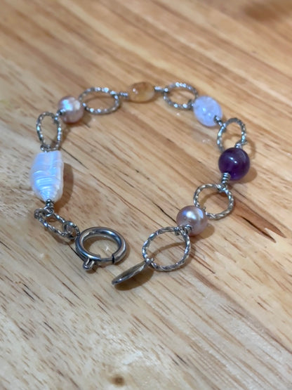 Esmeralda Textured Gemstone Bracelet