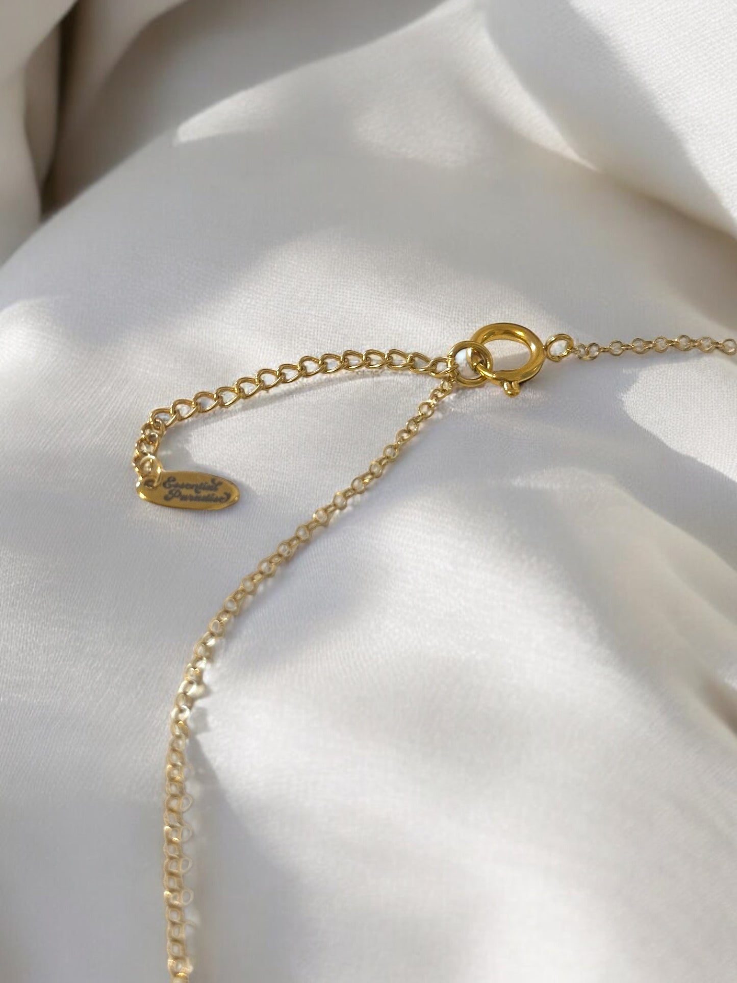 "The Bow" Necklace