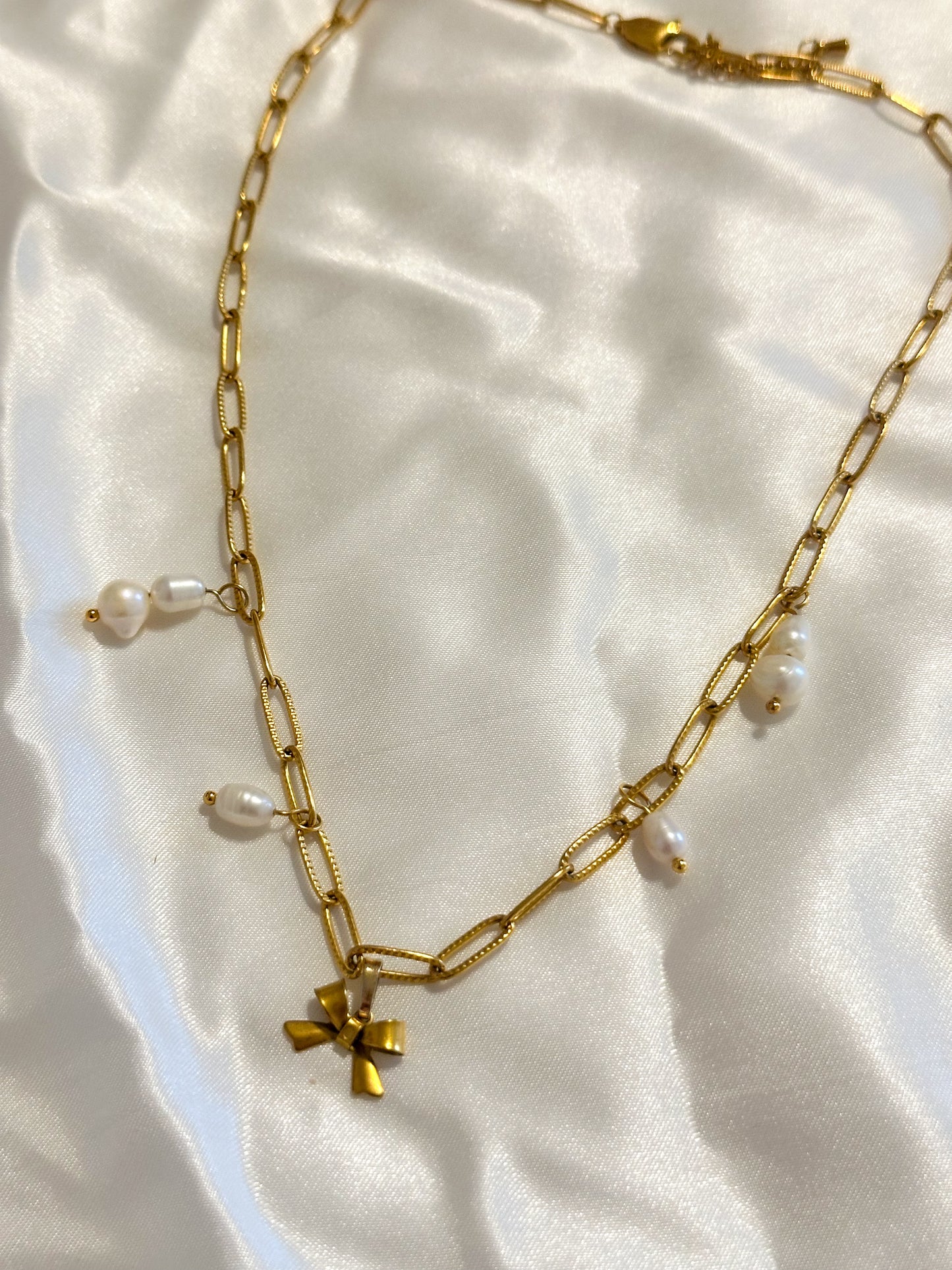 Wyndy Bow Charm Necklace