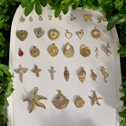 Clam Shell Charm