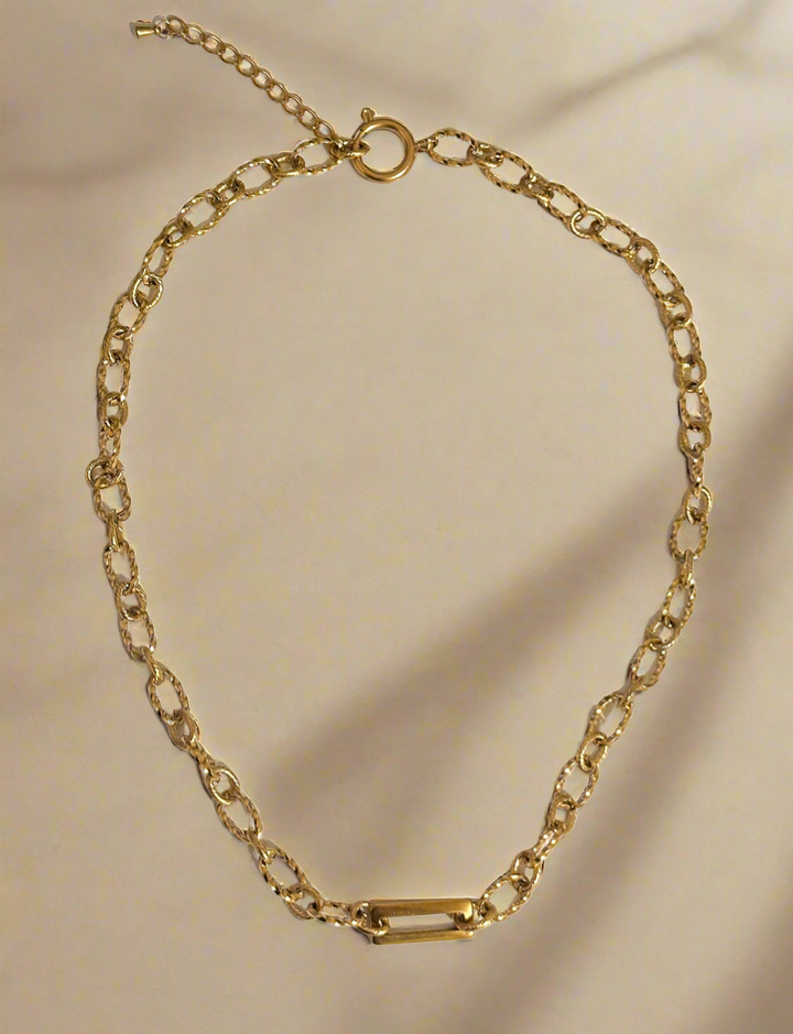 Bright Handcrafted And Curated Gold Jewelry Essential Paradise bright-handcrafted-and-curated-gold-jewelry-essential-paradise