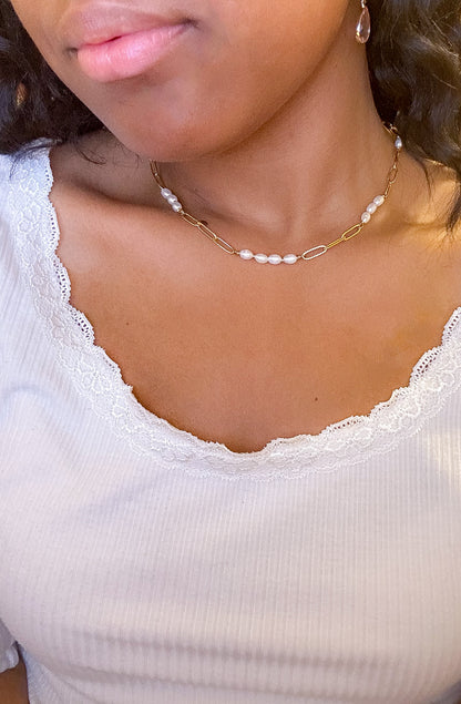 Iris Paperclip Pearl Necklace