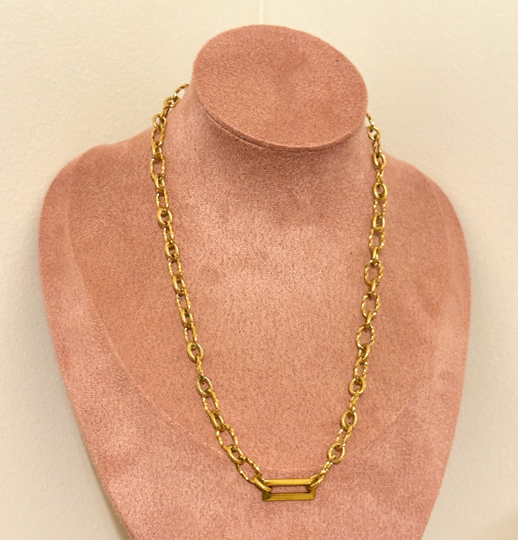 Bright Handcrafted And Curated Gold Jewelry Essential Paradise bright-handcrafted-and-curated-gold-jewelry-essential-paradise