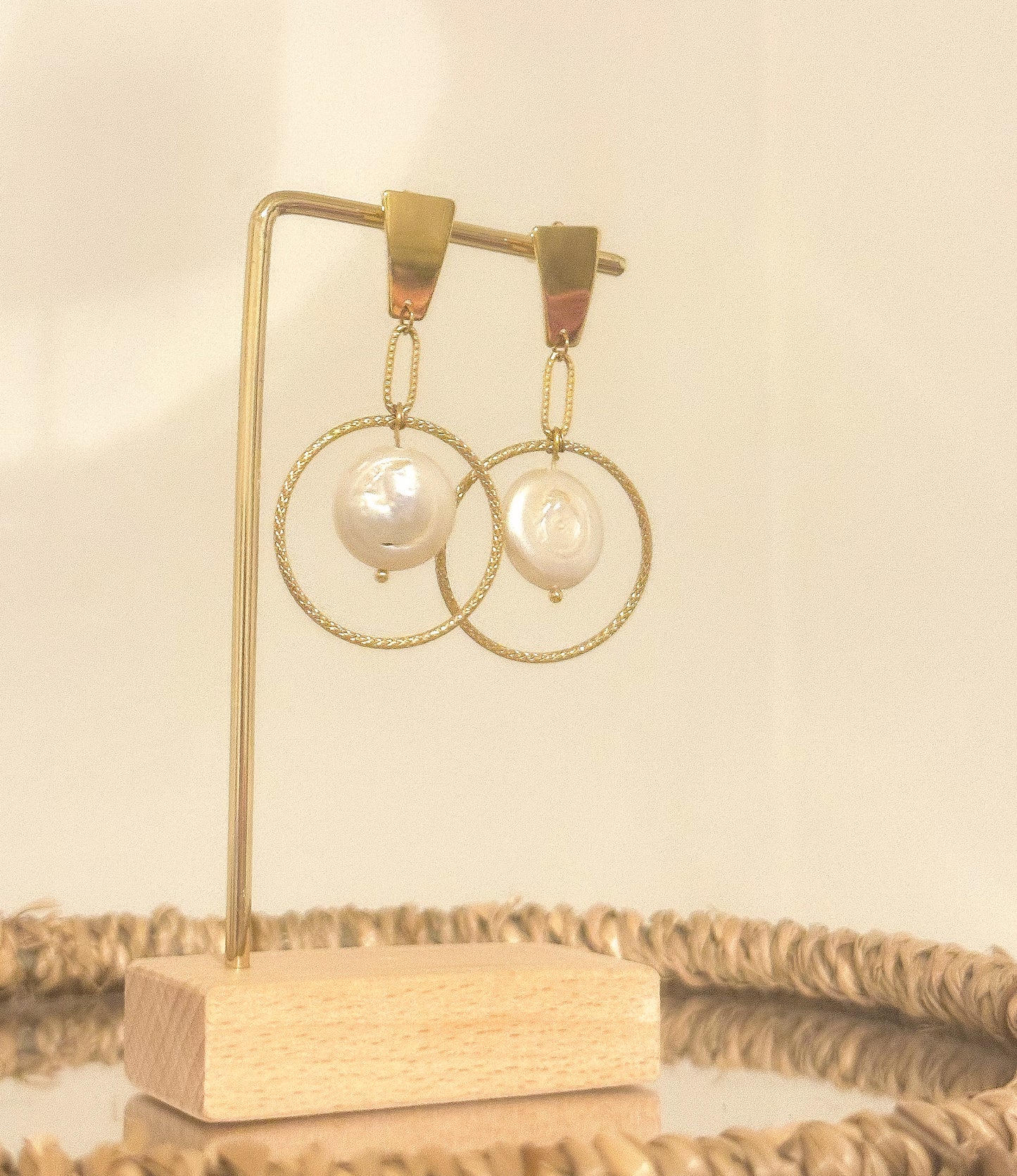Gwen Pearl Earrings