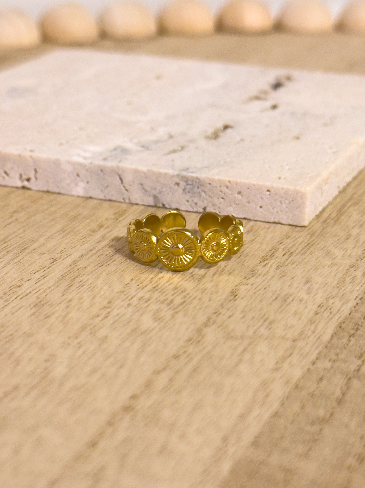 Nova Statement Ring