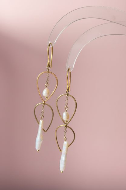 Serena Pearl Earrings
