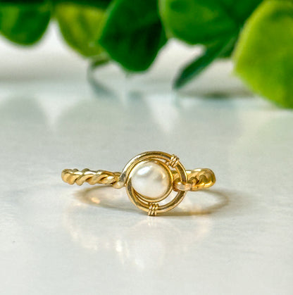Twisted Freshwater Pearl Ring - Essential Paradise
